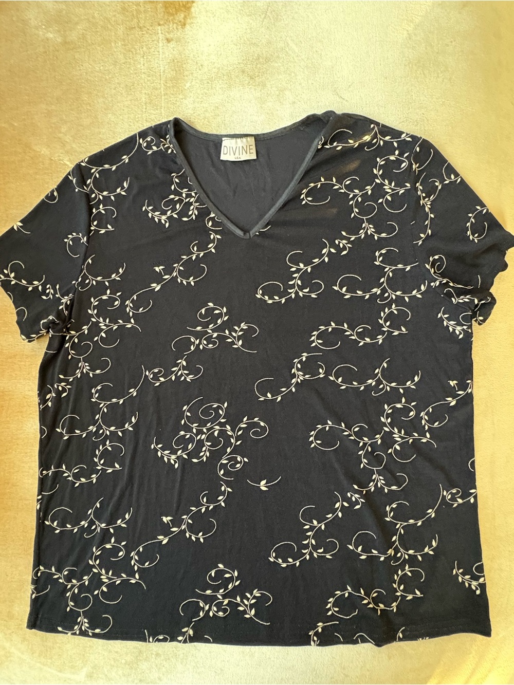 Black V-Neck Blouse with White Vine Print - Women - Picture 11 of 12